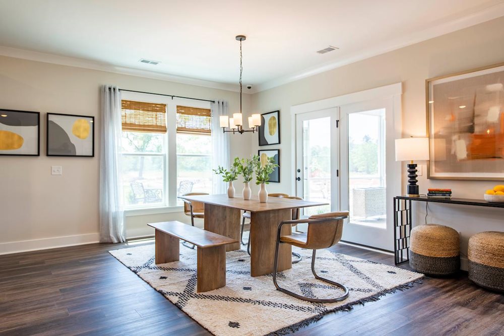 McCordsFerry Enclave Dining