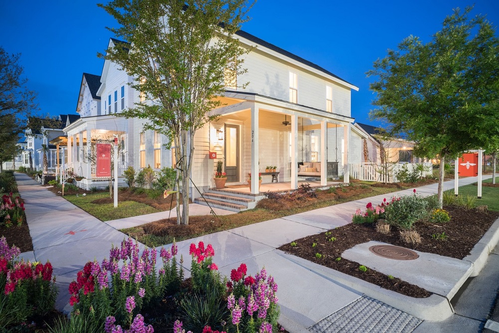 1 SummersCorner SaussyBurbank Exterior