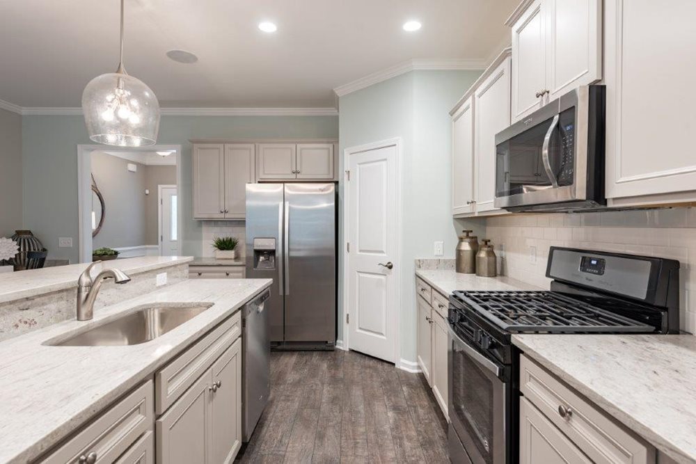 HamptonKitchen2 at LaurelGlen by Centex
