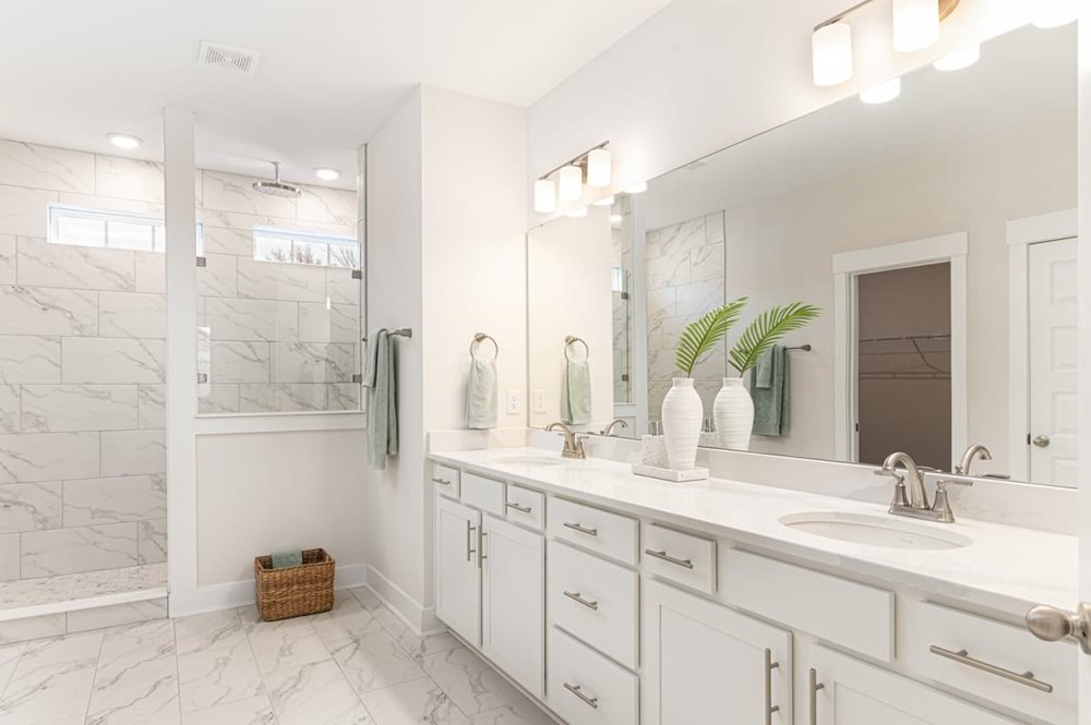 KeenelandMasterBath at PhillipsCreek by DRBCoastal