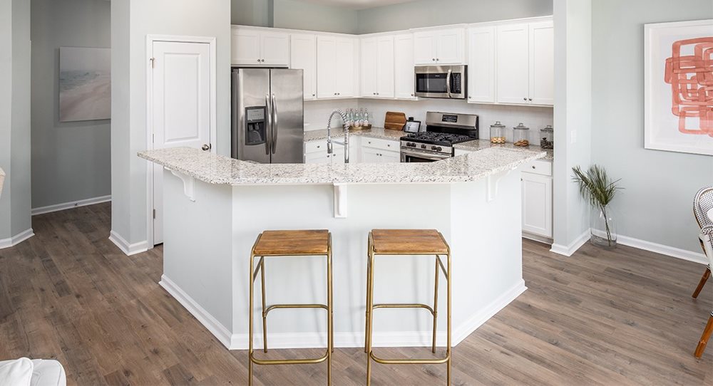 LindenKitchen at GrandBeesSandpiper by Lennar