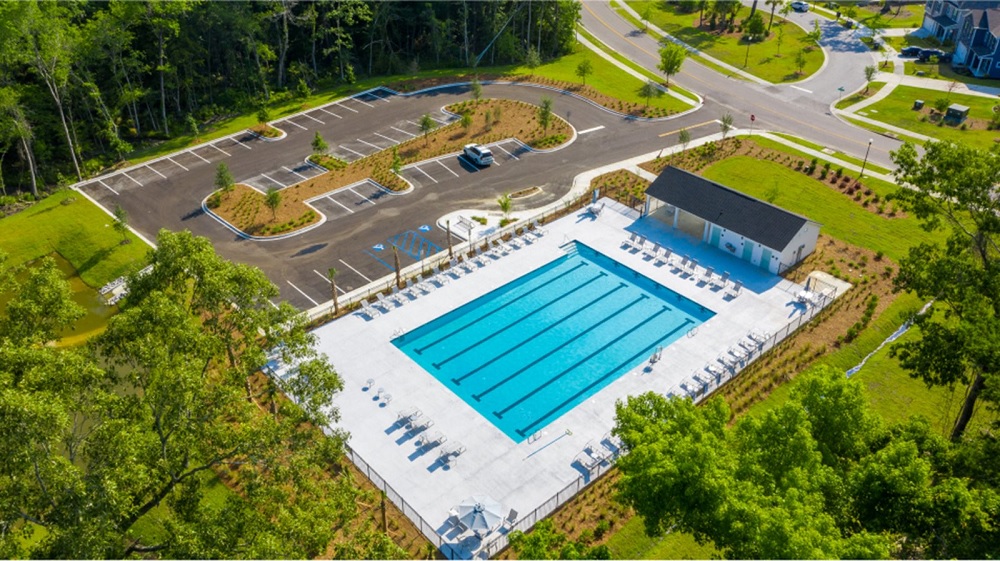 Pool at GrandBees by Lennar