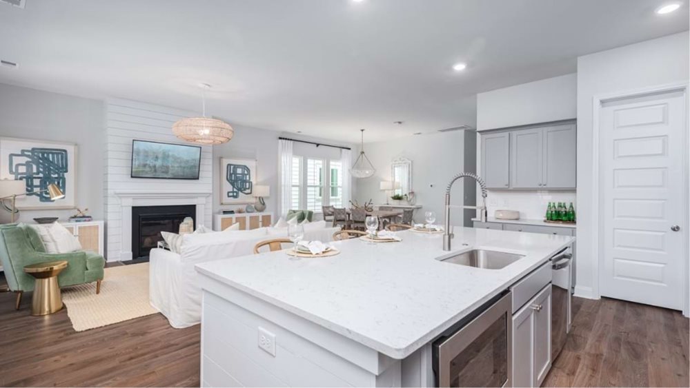 SummersCorner TheVillage AshleyKitchen2