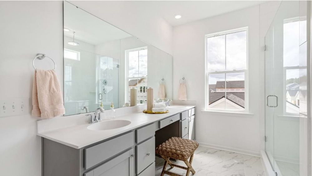 SummersCorner TheVillage ElliotBathroom