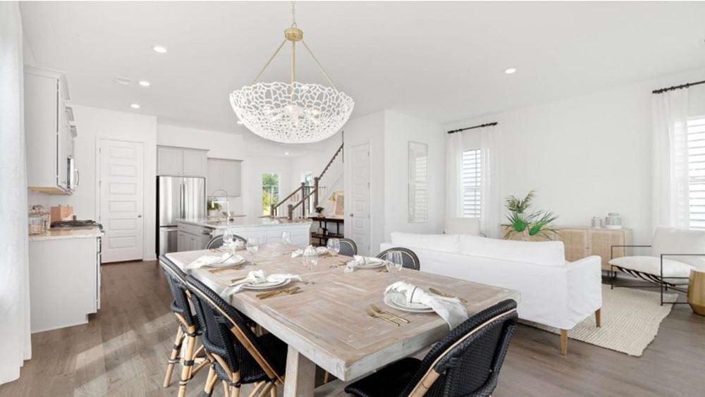 SummersCorner TheVillage ElliotDining