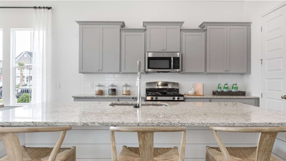 SummersCorner TheVillage ElliotKitchen2