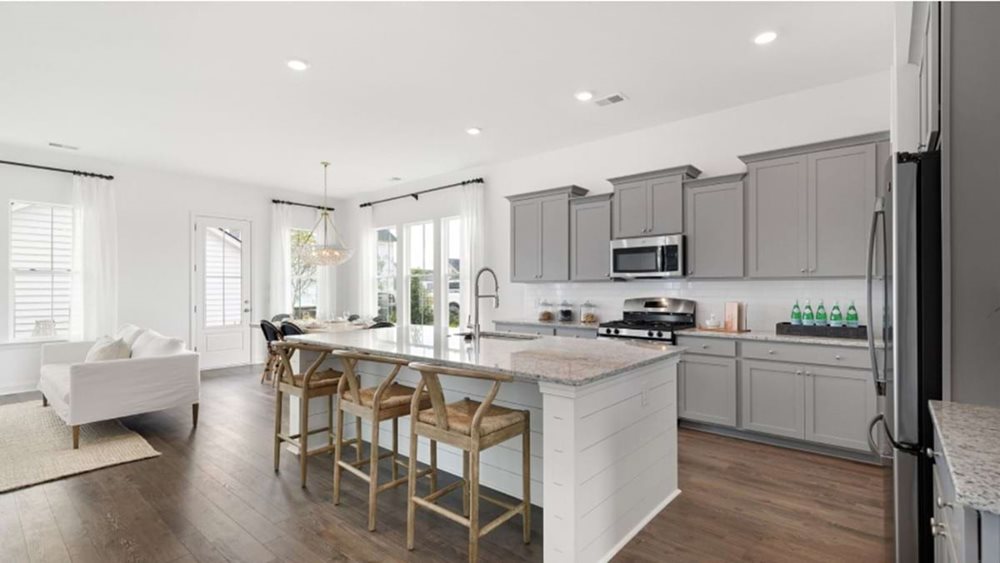 SummersCorner TheVillage ElliotKitchen3