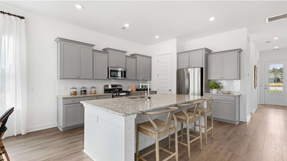 SummersCorner TheVillage ElliotKitchen4