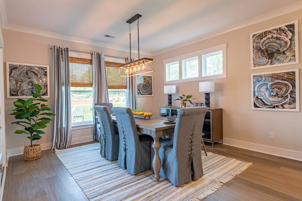 MccordsFerry MallardPointe Dining