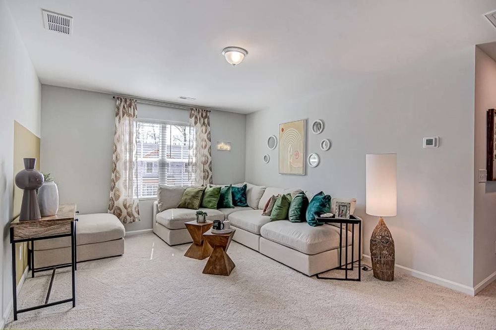 MeriwetherLoft at TwinOaks by Mungo
