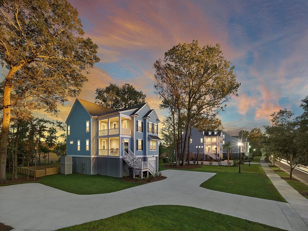 DriveUnderExterior at EssexCarolinaBay by Pulte