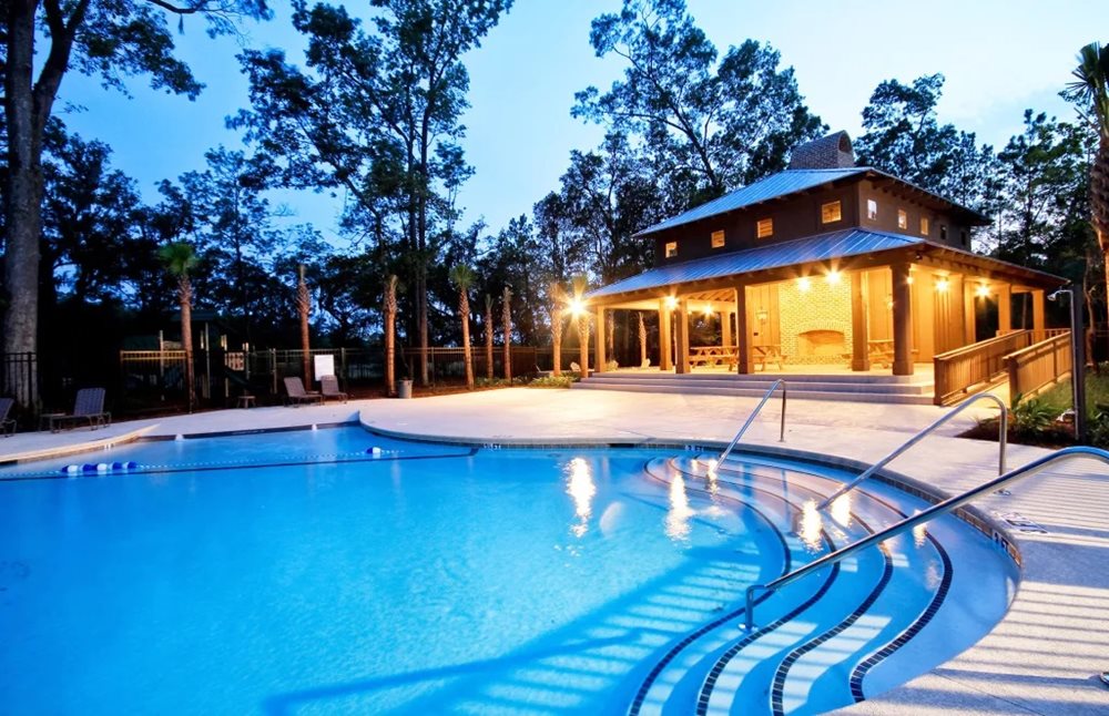 Pool at MarshsideTowns by Pulte