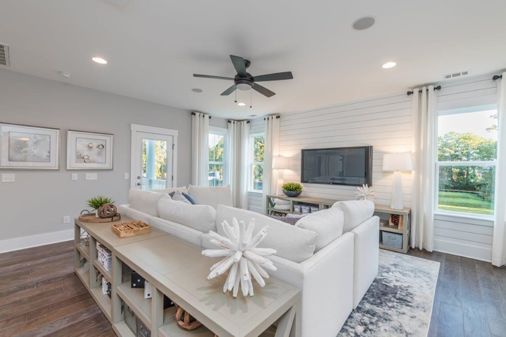 Loft at TurnersPointe by Pulte