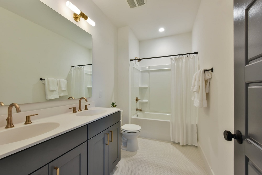 WindwardBathroom3 at NextonMidtown by Saussy