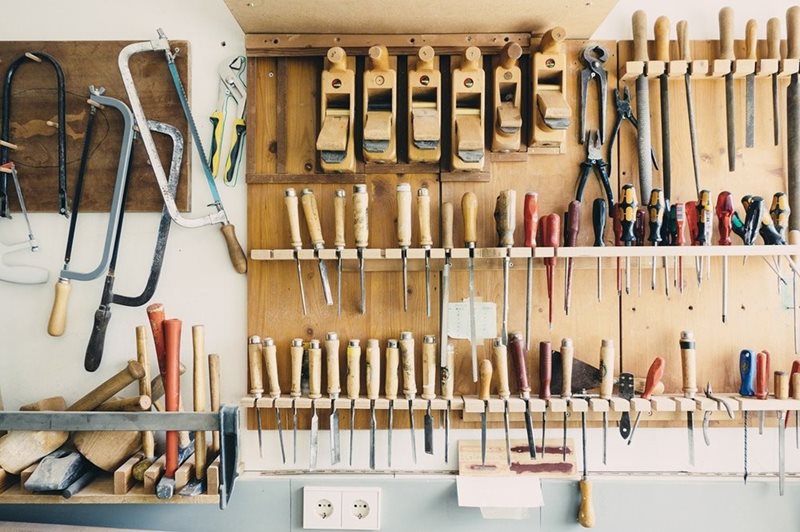 tools-690038_1280.jpg Organized Tools in Garage