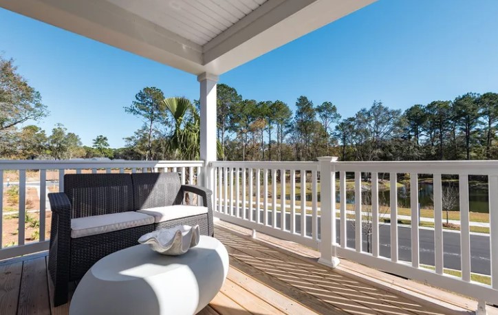 Oakfield_Pulte_MagnoliaUpperPorch.jpg Oakfield Pulte Magnolia Model Home Balcony